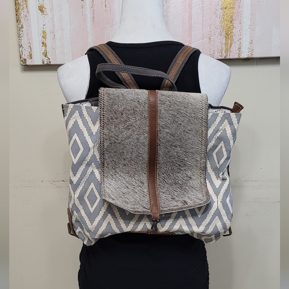 Myra Bag NWOT Artist's Impression Hairon Flapover Canvas & Leather Backpack - Picture 3 of 10